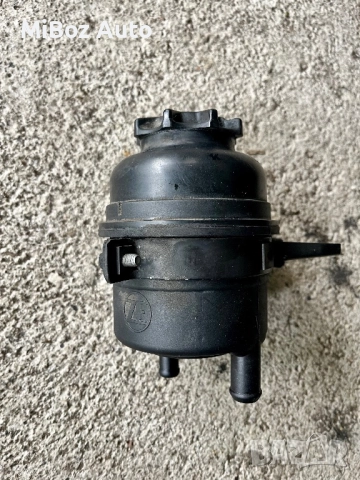 Казанче хидравлична течност БМВ Е90 91 BMW