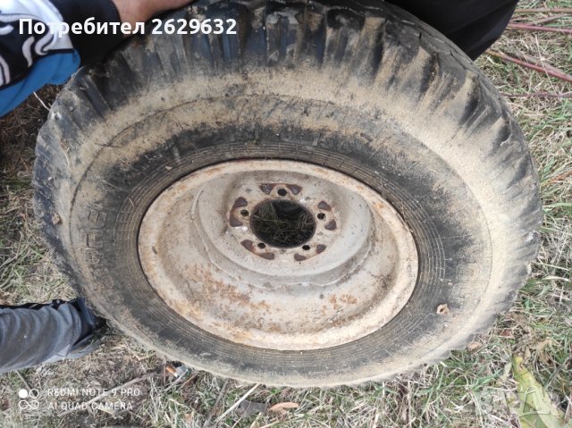 Гума с джанта за УАЗ, снимка 2 - Гуми и джанти - 40015056