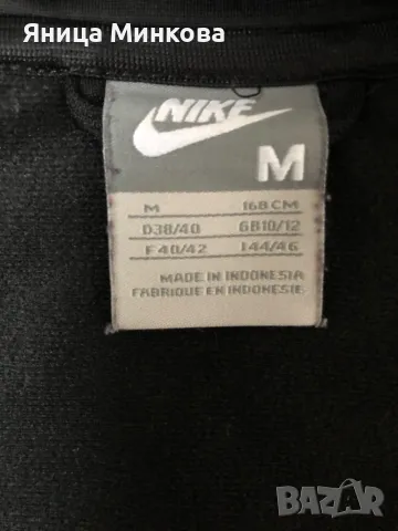 Дамска горница NIKE, снимка 6 - Спортни екипи - 47270449