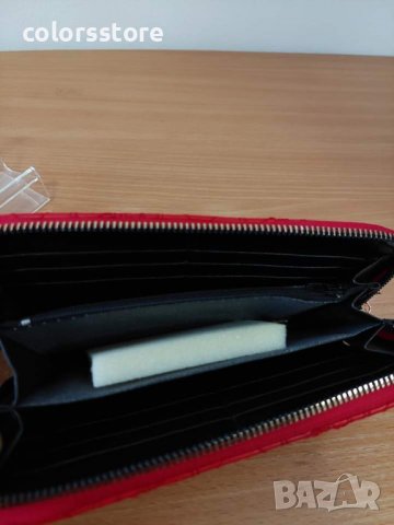 Дамско портмоне Guess , снимка 4 - Портфейли, портмонета - 32078396