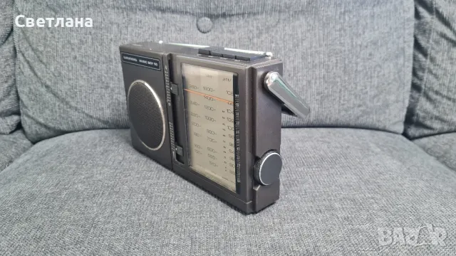 портативно ретро радио Grundig Music Boy 50, снимка 5 - Радиокасетофони, транзистори - 49336349