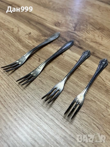 Четири стари посребрени вилички, снимка 3 - Антикварни и старинни предмети - 51357180