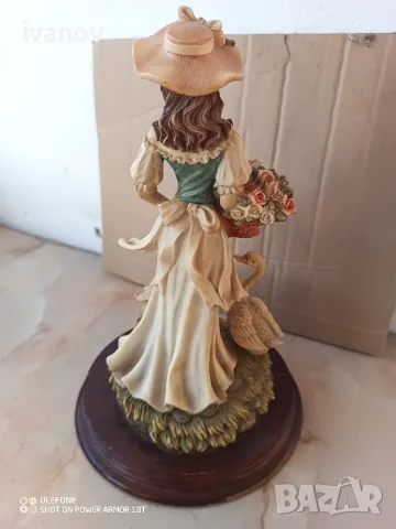 Статуетка, фигурка- жената с рози, снимка 4 - Статуетки - 56064350