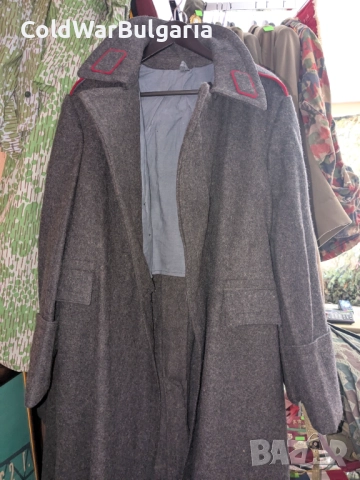 Българско вълнено палто от Студената война – Военен винтидж surplus, снимка 2 - Антикварни и старинни предмети - 52480426