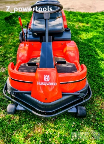 Тракторна косачка Husqvarna Rider 970-12 | 12 HP Briggs & Stratton, снимка 3 - Градинска техника - 54292797