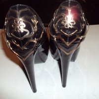 Черни лачени обувки с метална украса , снимка 5 - Дамски обувки на ток - 29922120