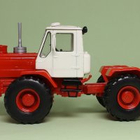 Моделче на трактор Т-150К, в мащаб 1:43, снимка 5 - Колекции - 30946062