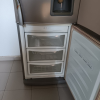 Хладилник с фризер LG (No Frost), снимка 3 - Хладилници - 44926090