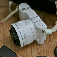 фотоапарат фотокамера Samsung NX1000 обектив 20-50мм, снимка 3 - Фотоапарати - 36553702