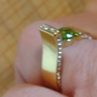 Пръстен в диаманти и зелен циркон, снимка 5 - Пръстени - 40377166