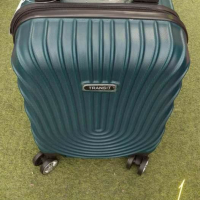 Стилен куфар с колелца за ръчен багаж с твърдо покритие , снимка 10 - Други стоки за дома - 44924153
