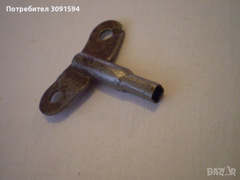 Антикварен ключ за стенен часовник, снимка 1