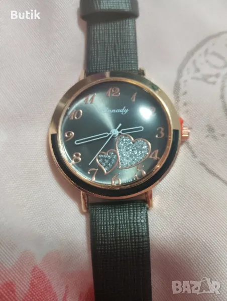 Дамски часовник две сърца, снимка 1