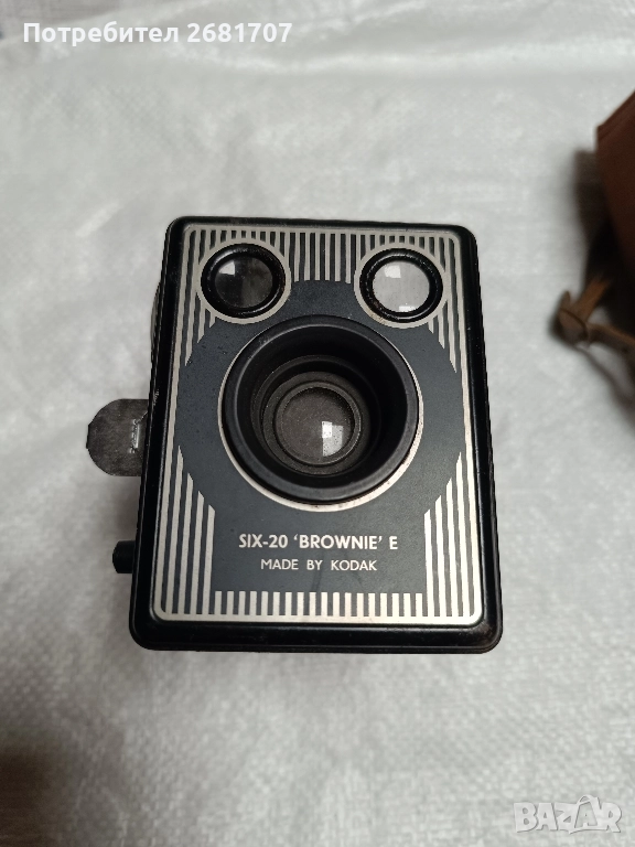фотоапарат Kodak Six-20 Brownie , снимка 1