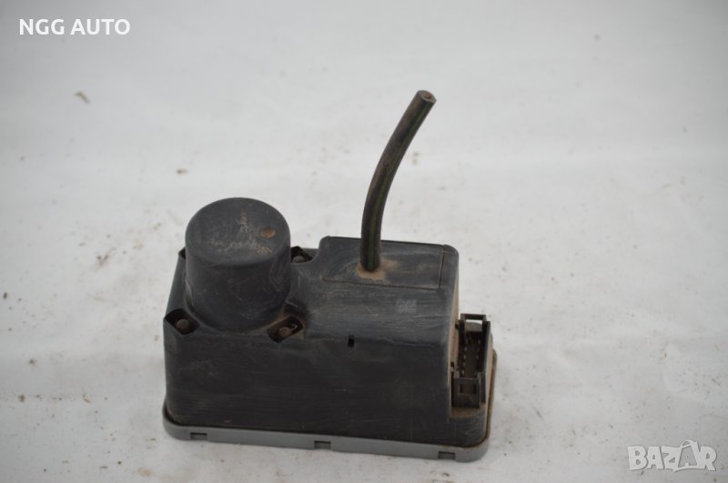 Вакуум помпа за централно заключване 1H0 962 257, снимка 1