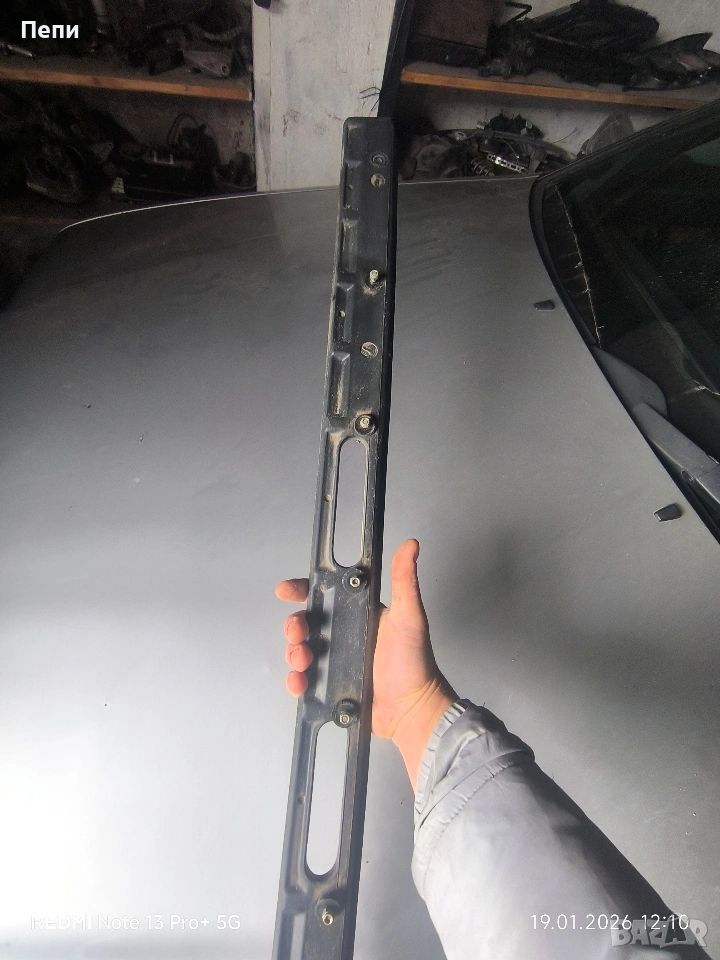 Лайсна заден капак за Мерцедес 124 седан , снимка 1