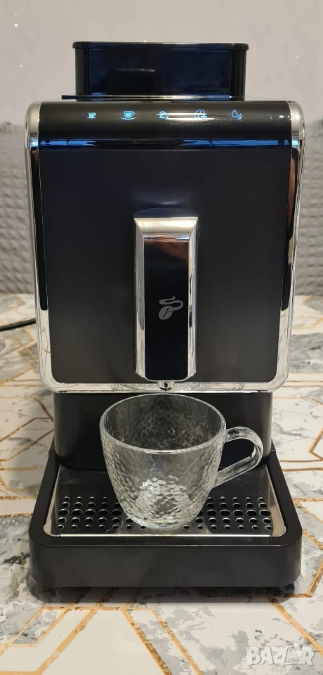 Кафемашина кафеавтомат Tchibo Работи с кафе на зърна, приготвя уникално кафе, снимка 1