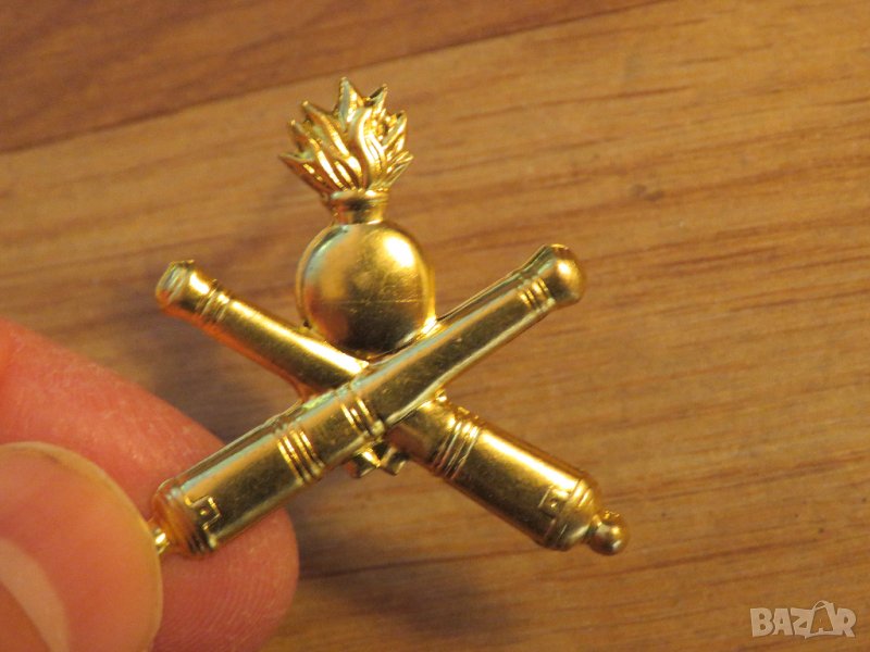 Военен вензел златен ​Артилерия българска армия 1 бр - за ценители и колекционери., снимка 1