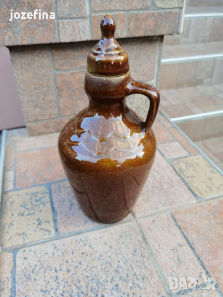 Продава се автентичен ръчно изработен керамичен съд с капак, снимка 1