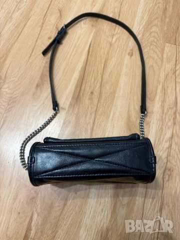 Calvin Klein оригинална дамска чанта, снимка 4 - Чанти - 54220207