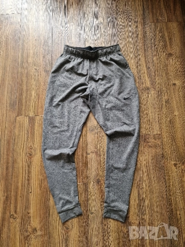 Страхотно мъжко спортно долнище NIKE размер S 