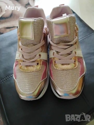 Дамски маратонки, снимка 2 - Маратонки - 53247195