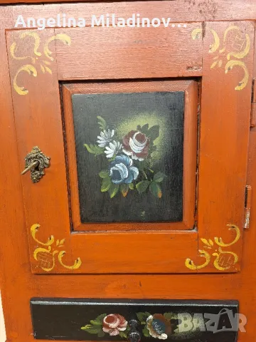 шкаф за стена ръчно изрисуван , снимка 4 - Шкафове - 49439871