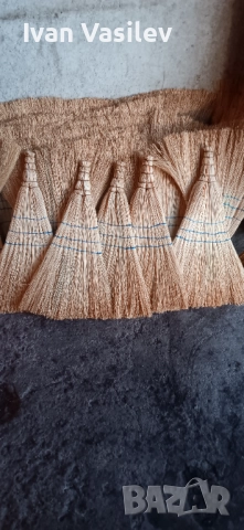 Продавам метли