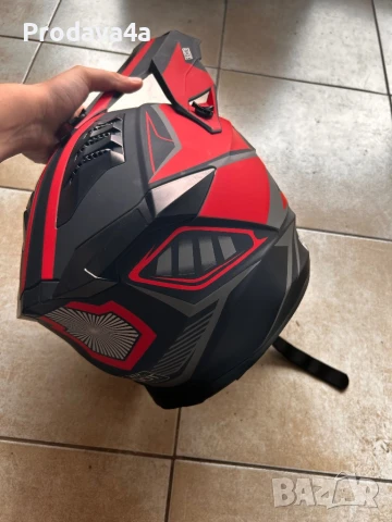 Кросова каска размер L, снимка 4 - Спортна екипировка - 51276475