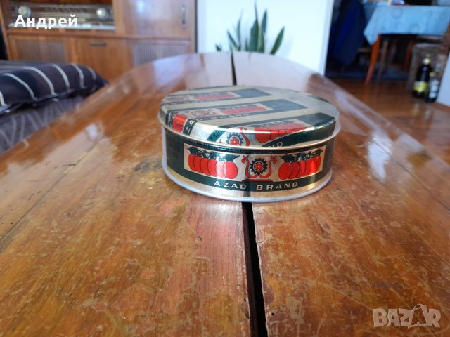 Стара кутия от Доматено пюре