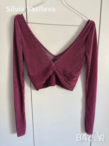 Дамска къса блузка Bershka, снимка 2 - Корсети, бюстиета, топове - 54318854