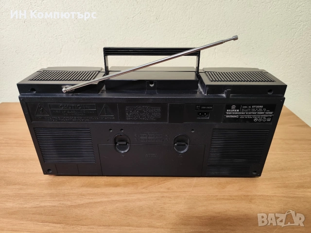 Продавам радиокасетофон Silver ST3200, снимка 3 - Радиокасетофони, транзистори - 54269473