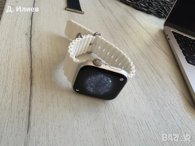 Apple Watch 7 series 45mm + 3 каишки, снимка 3 - Смарт гривни - 56075257