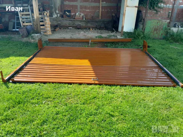 Продавам гаражна врата тип ролетна щора, снимка 1