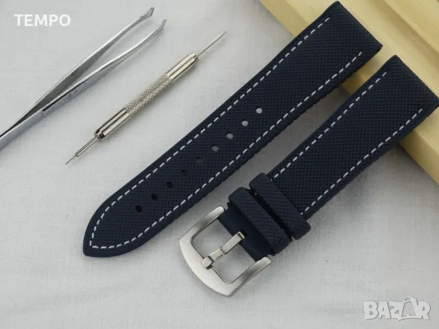 СИЛИКОНОВА КАИШКА СИНЯ С БЯЛ ШЕВ- 20мм + ПОДАРЪК, снимка 2 - Каишки за часовници - 48451474