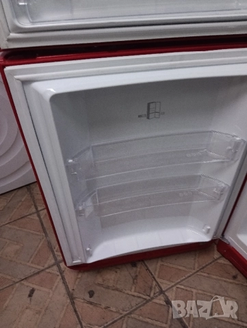 Като нов червен комбиниран хладилник с фризер ретро дизайн Smeg 2 години гаранция!, снимка 7 - Хладилници - 51548556
