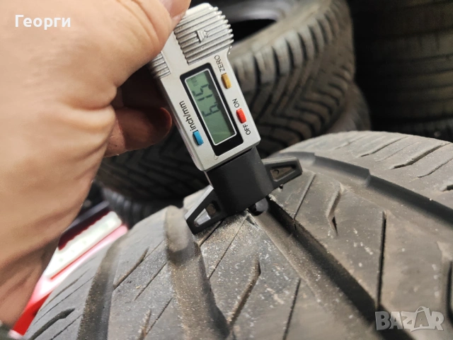 4бр.лятни гуми 235/40/18 Semperit, снимка 2 - Гуми и джанти - 53210191