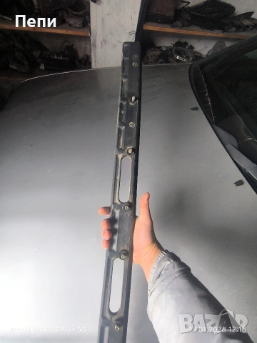 Лайсна заден капак за Мерцедес 124 седан 