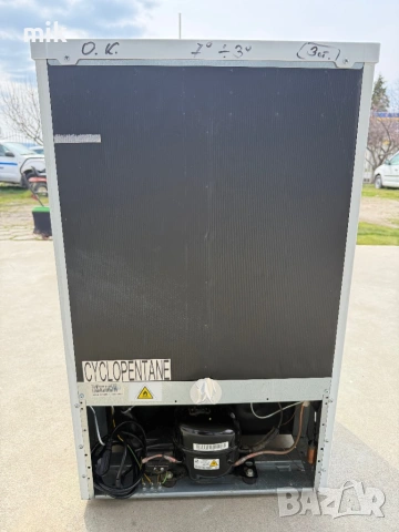 Малък хладилник с камера Bosch , снимка 5 - Хладилници - 53924607