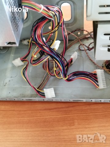 Компютърна кутия със захранване стар модел, снимка 6 - Захранвания и кутии - 40551984