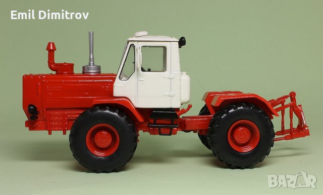 Моделче на трактор Т-150К, в мащаб 1:43, снимка 5 - Колекции - 30946062