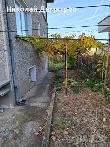 Продава се от собственик етаж от къща с гараж в гр.Ловеч кв.Гозница, снимка 14 - Къщи - 52241974