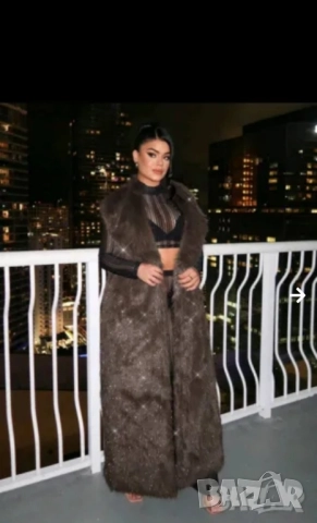 Страхотно дълго палто