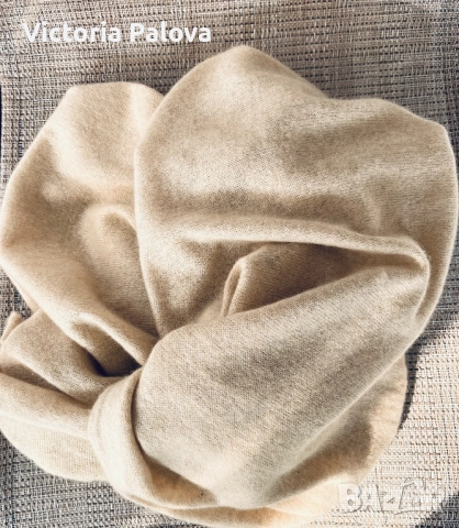 Голям кашмирен шал  BARTOLINI ITALY- топъл пясъчен беж 220/85см, снимка 7 - Шалове - 52669523