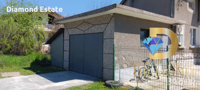 Две къщи в един двор в село Еленино, обл. Стара Загора, снимка 2 - Къщи - 54121133