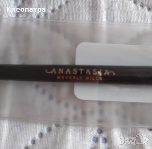 Нов комплект гел за вежди и апликатор  Anastasia Beverly Hills, снимка 4 - Декоративна козметика - 50955659