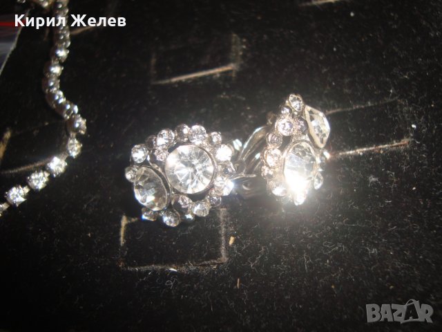 КРИСТАЛНИ КОЛИЕ ОБЕЦИ и БРОШКА МНОГО ЕФЕКТЕН АРТ МОДЕН КОМПЛЕКТ 16598, снимка 10 - Бижутерийни комплекти - 30691407