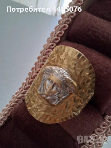 ЗЛАТЕН ДАМСКИ ПРЪСТЕН ВЕРСАЧЕ 