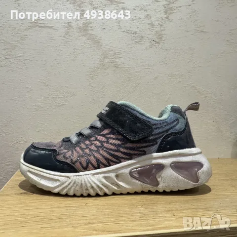 Светещи маратонки Geox
