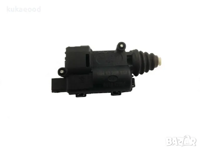 Мотор за заключване на резервоар за Opel Astra H, снимка 2 - Части - 49060405